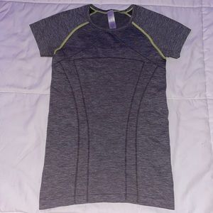 Ivivva work out top